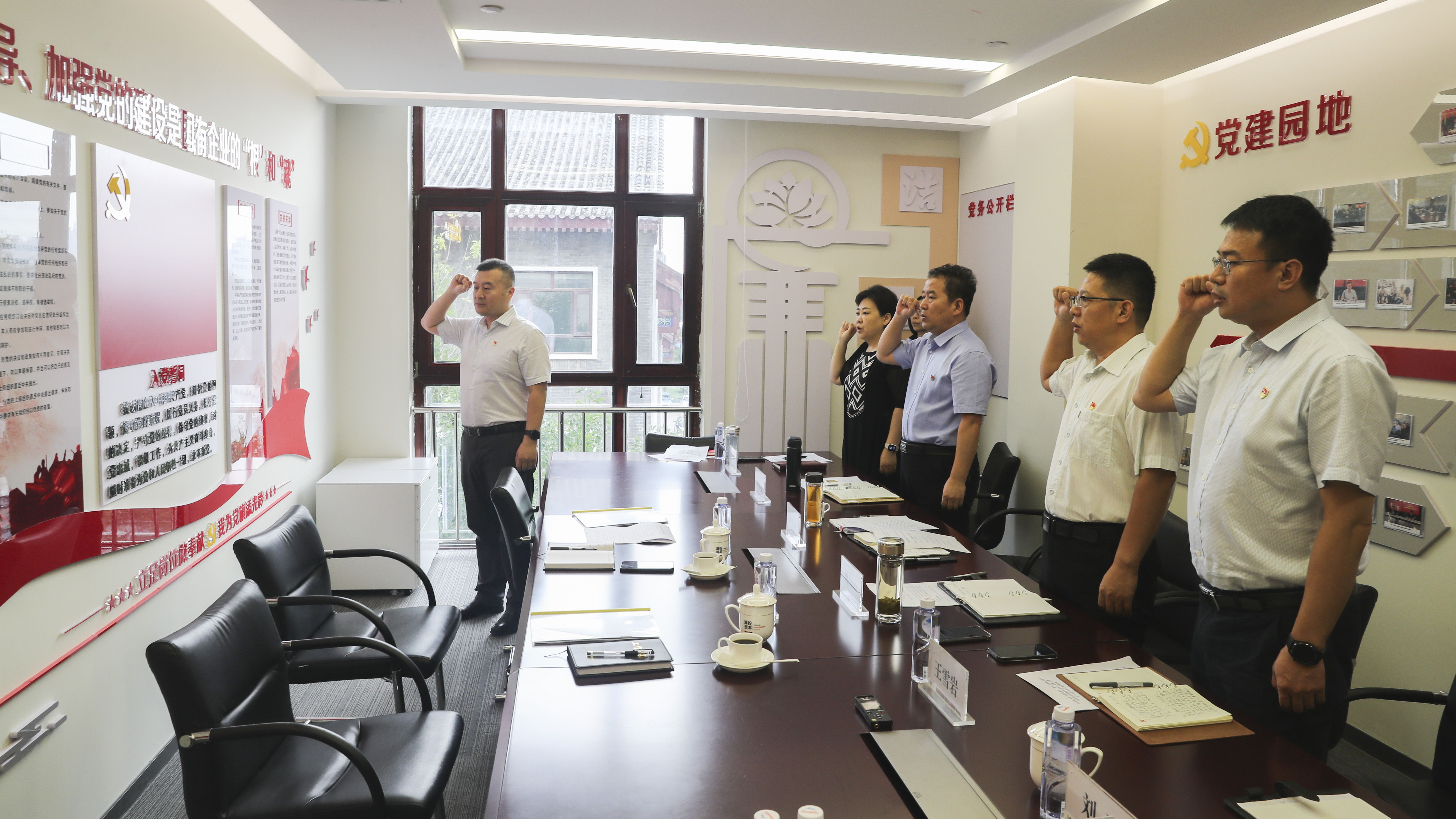 津投資本黨委召開學(xué)習(xí)貫徹習(xí)近平新時代中國特色社會主義思想主題教育專題民主生活會