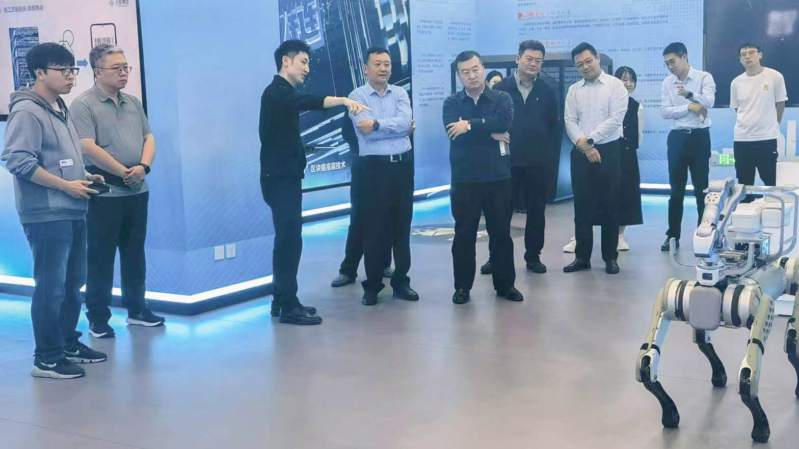 市國資委黨委委員、副主任韓云翔一行赴天科數(shù)創(chuàng)調(diào)研指導(dǎo)中長期激勵(lì)工作