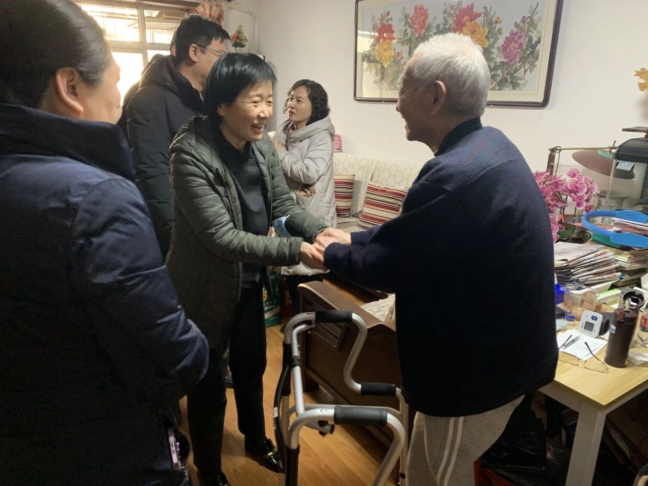 張蕾走訪慰問津投城開困難黨員