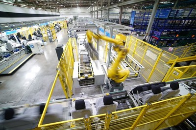 網絡名人盛贊“儀征效率” 三輛車中便有一輛座椅產自儀征，網絡設備銷售模式創新成就行業標桿